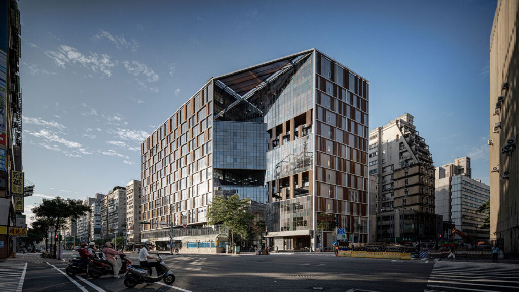 南門大樓暨市場改建 — 1