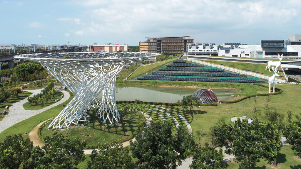 經濟部綠能科技示範場域 太陽能樹 — 5